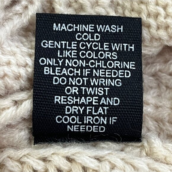 Moon & Madison Womens Cropped Cable Knit Sweater Sz M Chunky Cottage Fisherman. - Picture 9 of 10